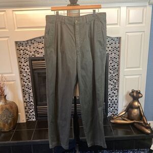 Northwest‎ Territory green dress pants , size 34x30, good used condition